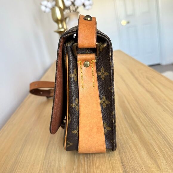 ✅AUTHENTIC✅LOUIS VUITTON CARTOUCHIERE MM CROSSBODY - Picture 5 of 14